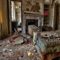Free online html5 games - GFG Abandoned Amaze Room Escape game - WowEscape 